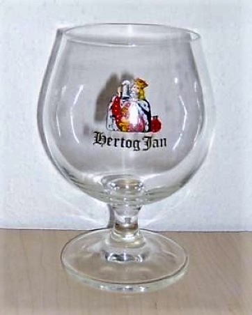 beer glass from the Arcense  brewery in Netherlands with the inscription 'Hertog Jan'
