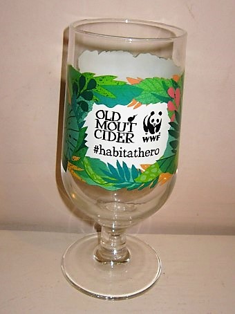 beer glass from the Redwood Old Mout Ciders brewery in New Zealand with the inscription 'Old Mout Cider WWF Habitathero'